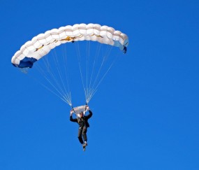 开云体育-瑞士逆转罗马，F1年度争冠焦点战中的策略博弈与历史回响