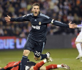 开云平台-猛龙对阵爵士，武切维奇一锤定音，让比赛提前失去悬念