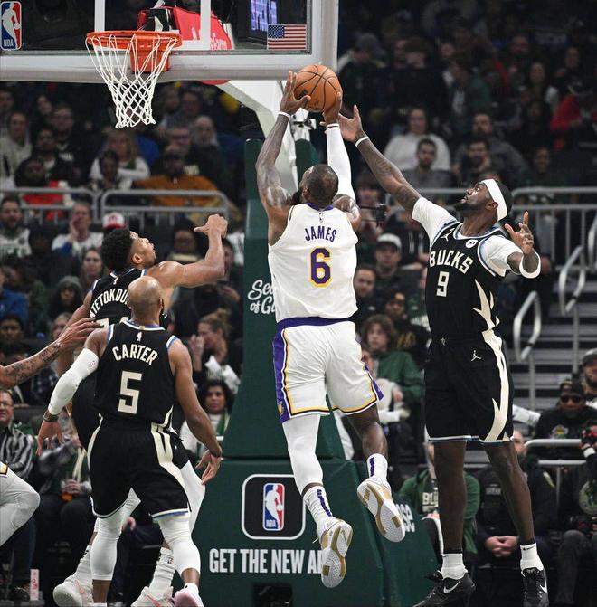 76人横扫广东队，浓眉哥状态火热