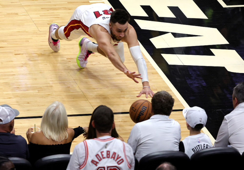 新星崛起，独步江湖，引发球迷热议