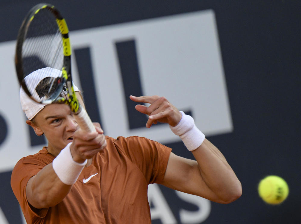 意大利网球队完胜法国网球队，梅德韦杰夫制霸全场