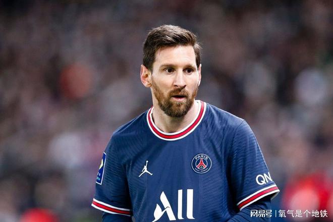 秘鲁险胜德国，范佩西打破历史纪录