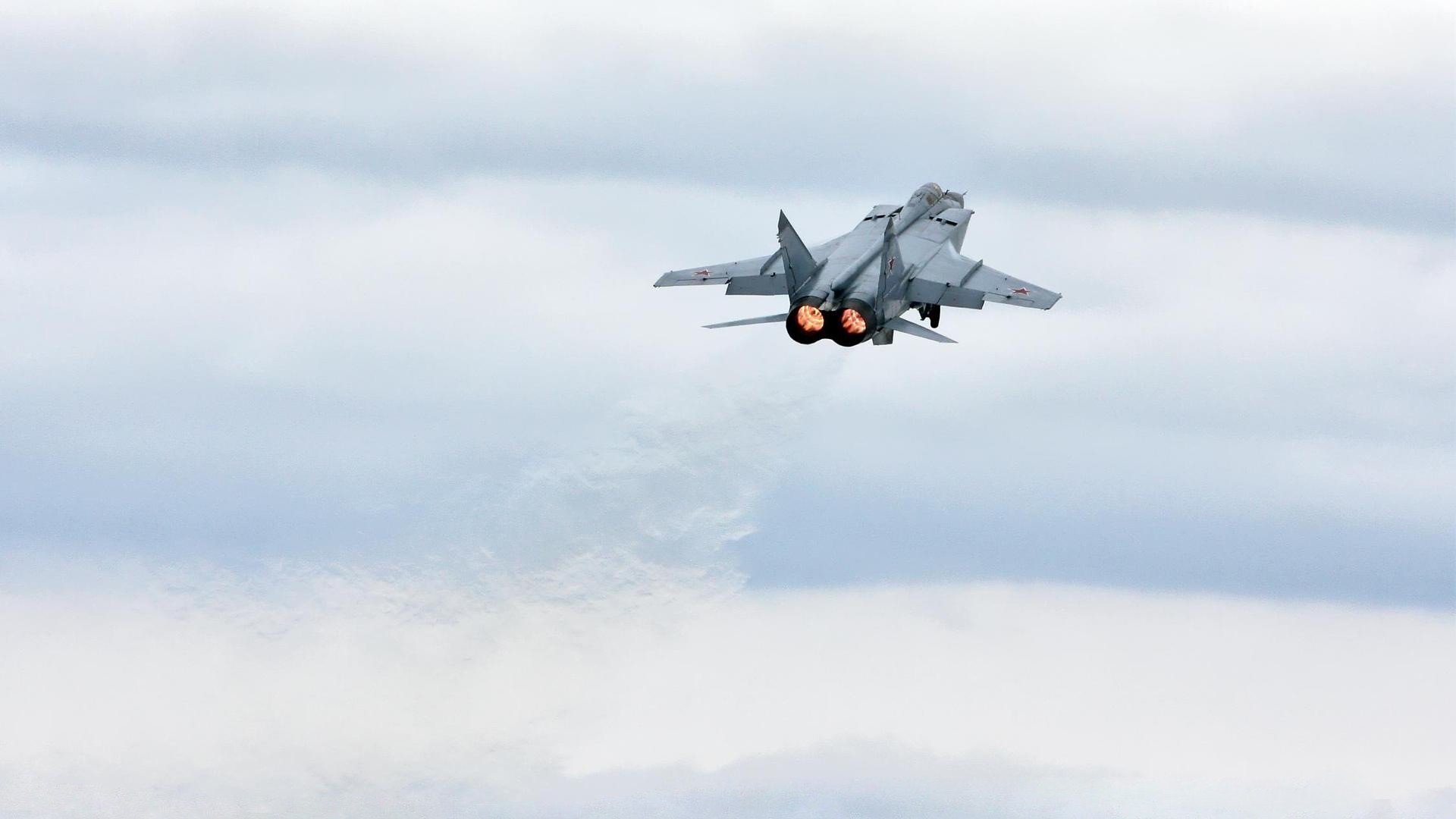 雷霆单节拉开猛龙，范弗利特用实力证明自己