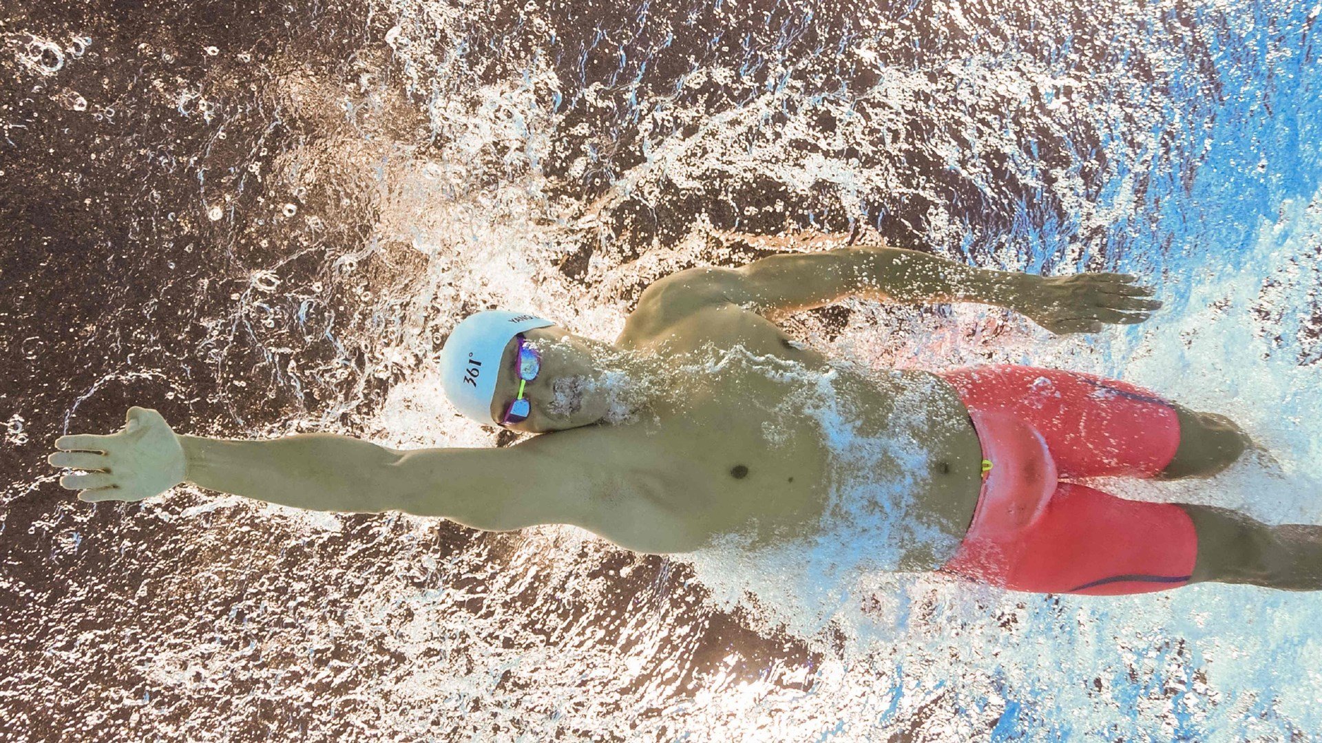 2026世界杯之夜，阿劳霍惊艳四座，铁血后卫的封神之战