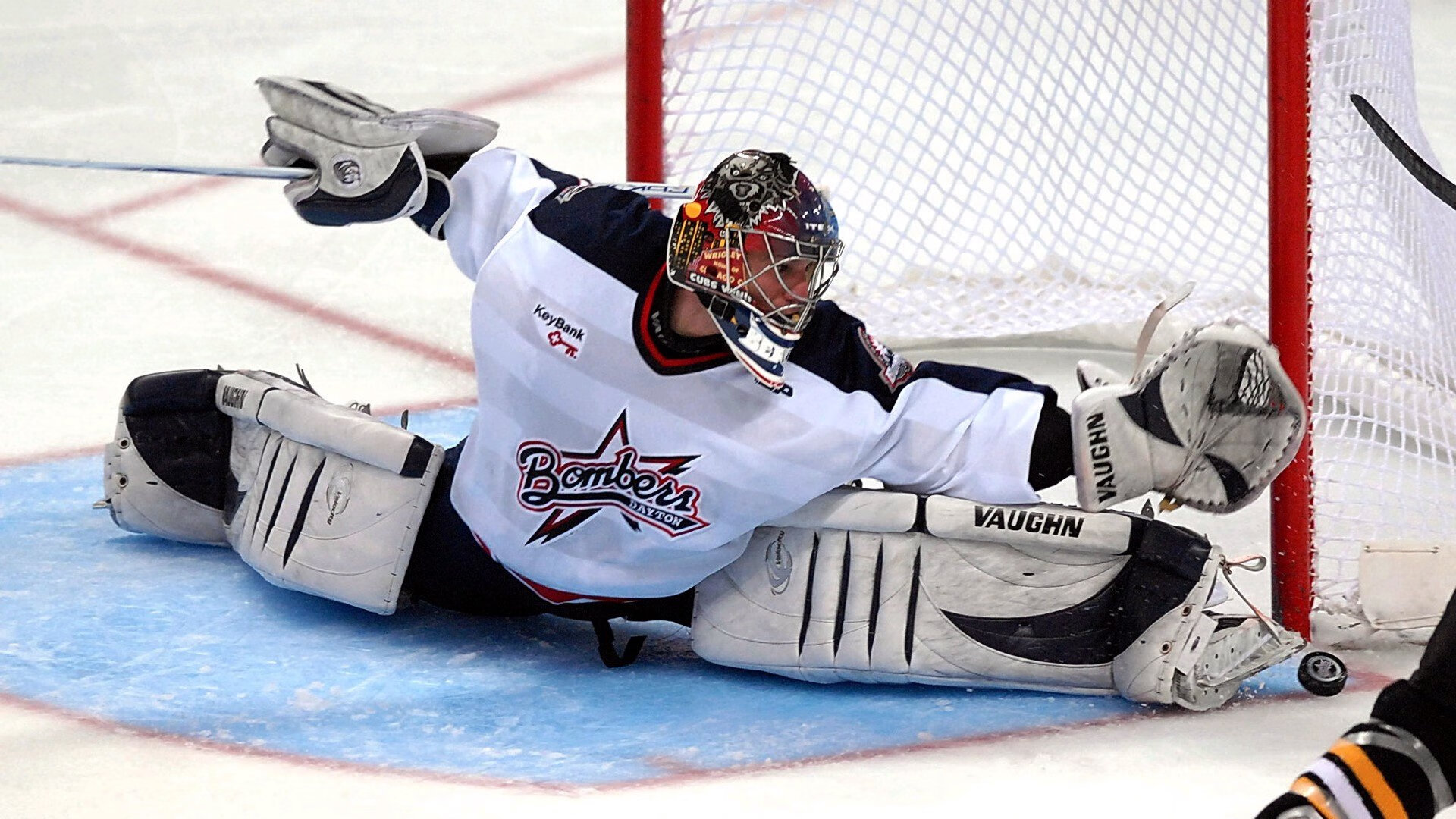 劳塔罗爆发点燃战火，芬兰冰刀末节寒刃斩红牛