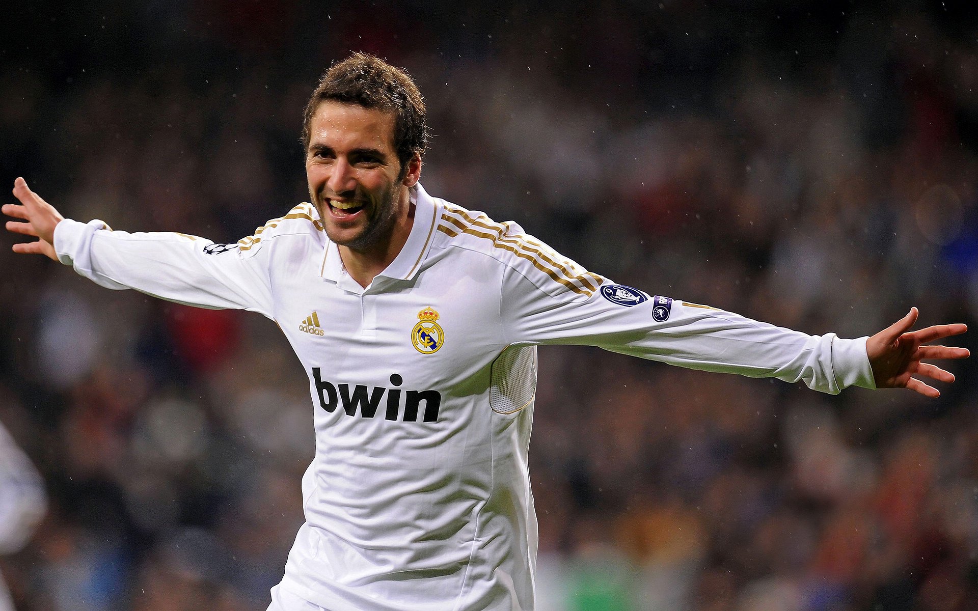 铁锁横江，公牛淬火，爱德华兹以一人之力，刺破上海滩的唯一答案